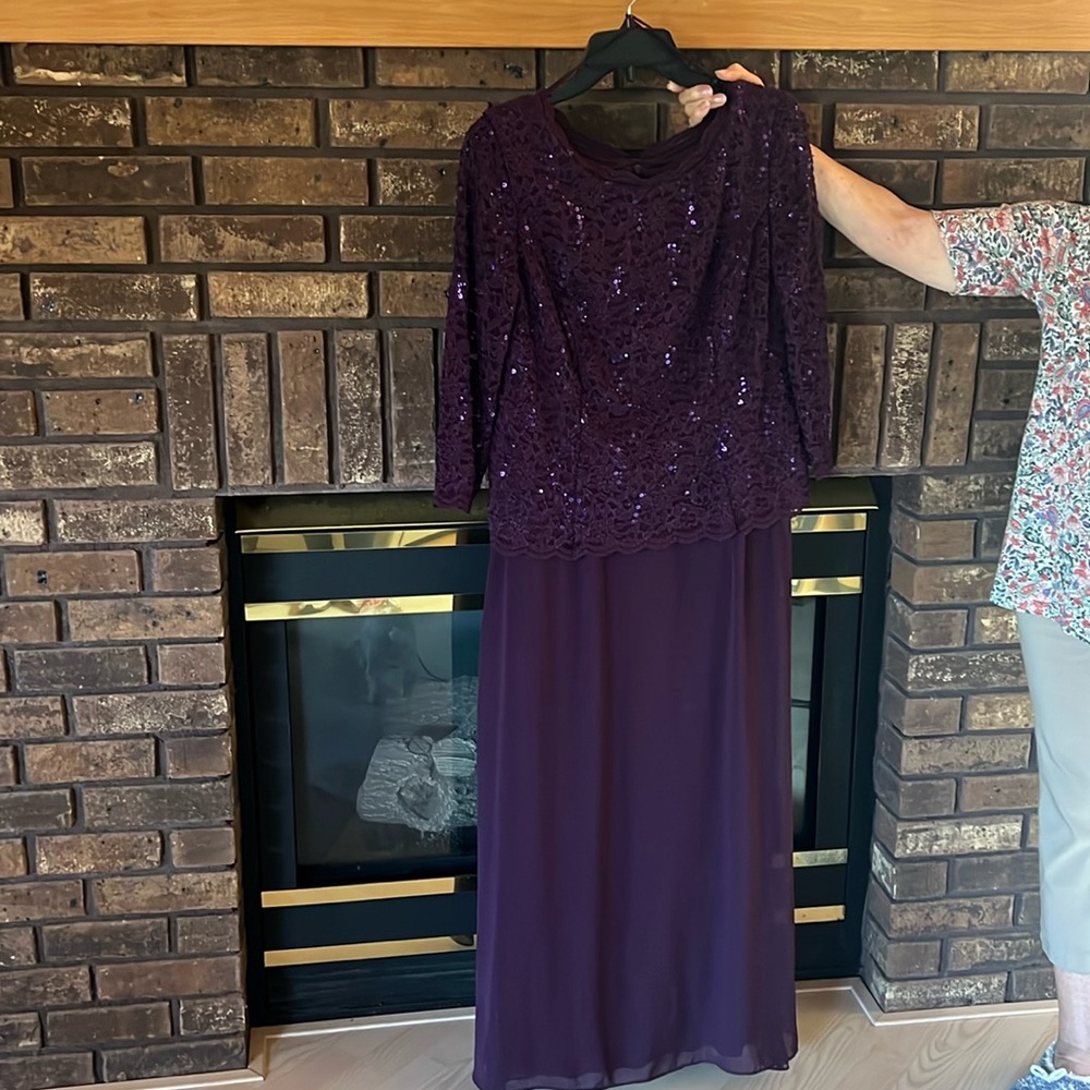 Alex Evenings gown